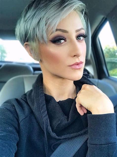 Trendy Short Pixie Haircut For Stylish Woman Page Of Fashionsum Cortes De Cabello