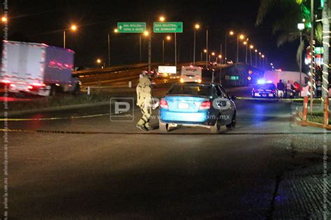 Localizan cuerpo en cajuela de un carro en carretera 57 FOTOGALERÍA