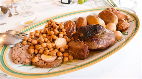 Para eso elaboramos quesos, aceites y vinos. La cocina madrileña: platos típicos de Madrid - Especiales ...