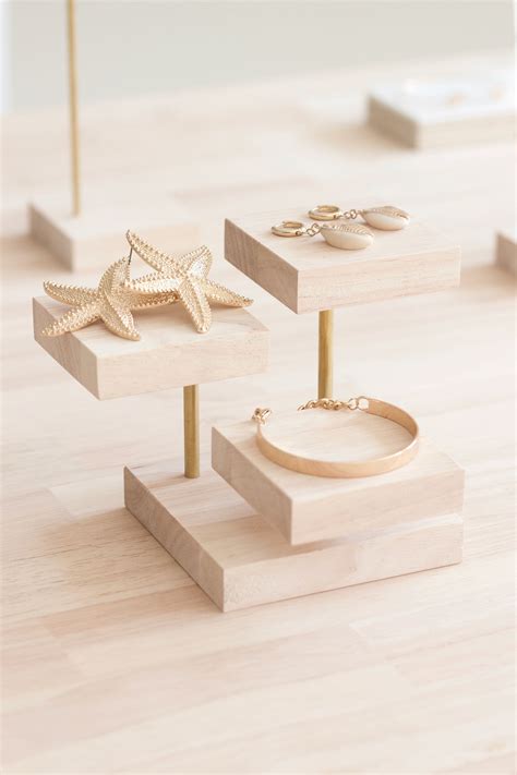 Modern Jewelry Display Minimalist Jewelry Display Retail Jewelry