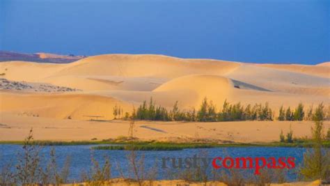 We recommend booking white sand dunes tours ahead of time to secure your spot. White sand dunes and Lotus Lake, Mui Ne - review by Rusty ...