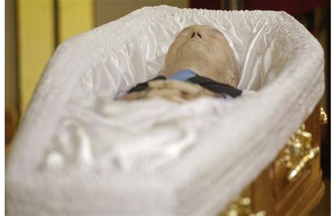 32 photos of celebrity open casket funerals that will shock you online quizzes fun quizzes tv