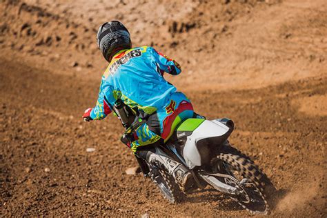 You can learn to race with confidence and freedom in competition than you do in practice by identifying the specific ways you arm pump solved: Motocross Legend Ryan Hughes Talks Arm Pump & Recovery ...