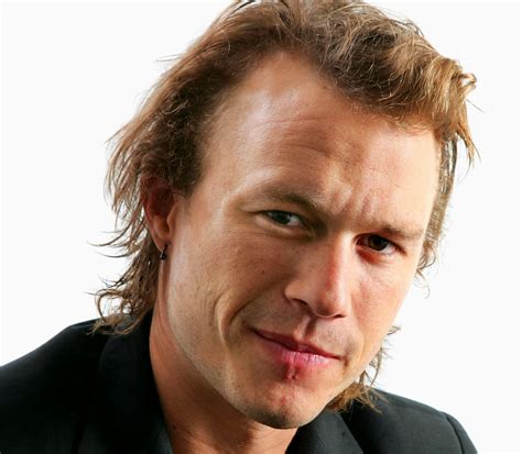 From playing the hunky leading man in 10 things i hate about you, telling the tragic gay love story in brokeback mountain and starring as the. Biografia e vita di Heath Ledger