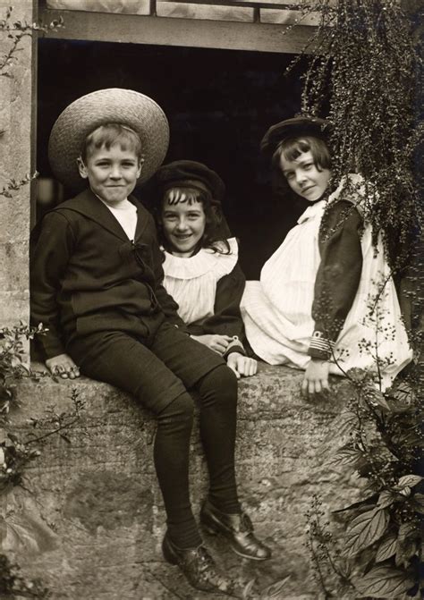 Victorian People Laughing Photo With Images Victorian Photography