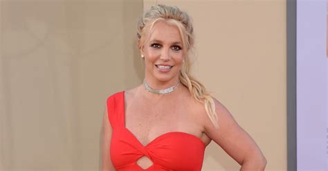 Featuring interview footage with celebrity commentators, paparazzi, mental he. Britney Spears Documentary - Britney Spears preps ...