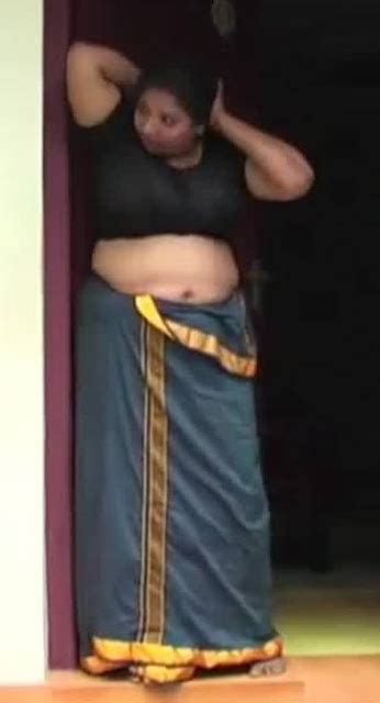Lungi Blouse Aunties Mallu Aunty Very Hot In Lungi Blouse Showing Navel