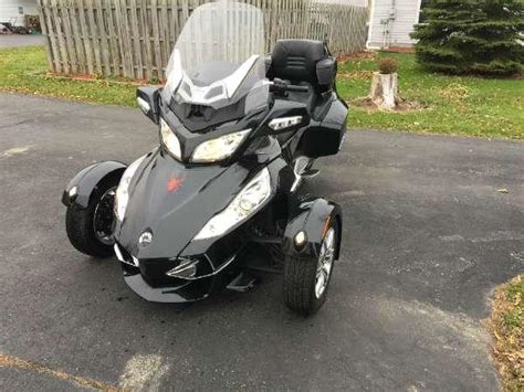 You don't have to hold it up at stoplight,no worries about droping it,it is safer sharper and. 2011 Can-Am Spyder RT-S SE5 for Sale in Ceylon, Ohio ...