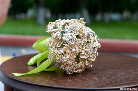 Bridal party portraits at villa del sol d'oro in sierra madre, california. Unusual wedding bouquets (с изображениями) | Свадебные ...