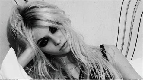 Taylor Momsen Singer Actress Model Blonde Alternative Rock Hard Babe Sexy Pretty Reckless Pop