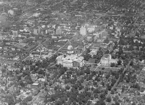 Exterior Photos Of The Illinois Statehouse