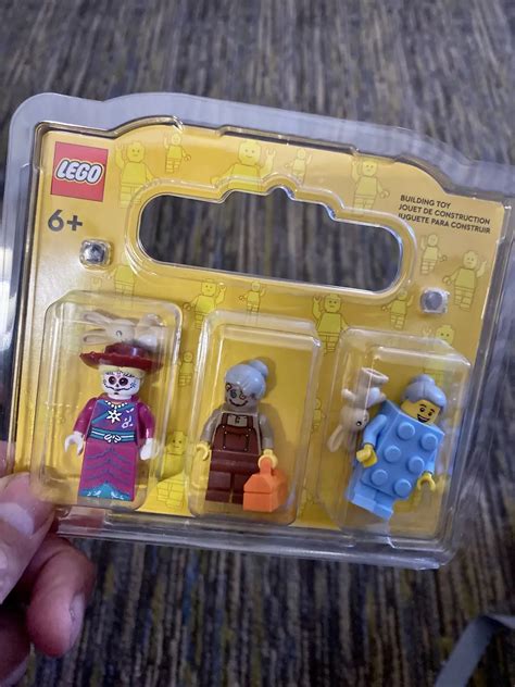 How To Build Your Own Lego Minifigures Brick Land