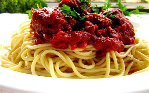 Spaghetti Aglio e Olio Pasta, Easy Lunch Recipe - Cooking With Sapana