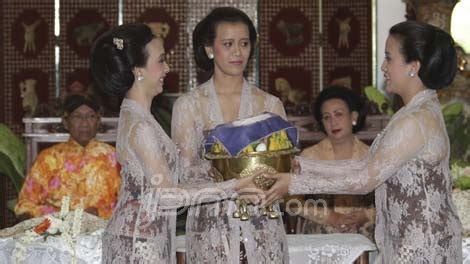 Plangkahan Awali Prosesi Pernikahan Putri Sultan Hamengku Buwono X