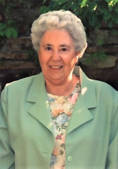 Obituary Of Betty Jo Reynolds Welcome To Green Hill Funeral Home