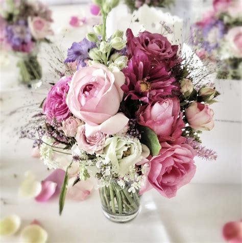 Suchen sie in stockfotos und lizenzfreien bildern zum thema blumenstrauss von istock. Blumenstrauß · Blumen Müller