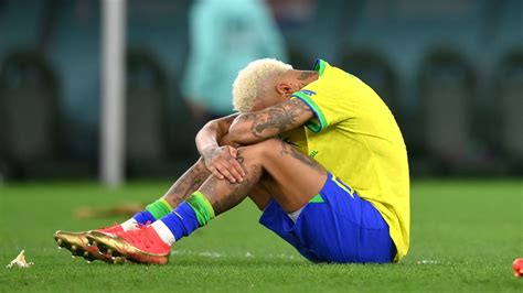 Neymar Aparece Inconsolável Em Fotos Após Derrota Contra A Croácia