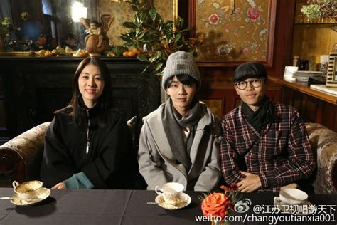看板 gossiping 作者 joanzkow (星浪) 標題 問卦 華晨宇被爆料整容照片衝上微博熱搜第一？ 包括華晨宇整容前在醫院時的清晰照片. 「華晨宇孩子的媽」張碧晨曾是韓女團! 6年前就相識…緋聞全是真 | ETtoday星光雲 | ETtoday新聞雲