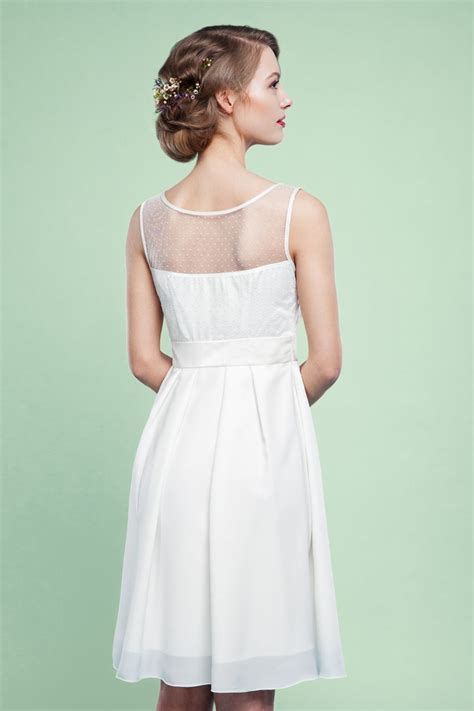 Maybe you would like to learn more about one of these? Labude Brautkleid Kollektion 2016 | Hochzeitsblog The ...