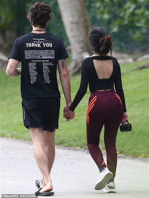 Слушать песни и музыку camila cabello (камила кабелло) онлайн. Camila Cabello dient Kurven mit Freund Shawn Mendes ...