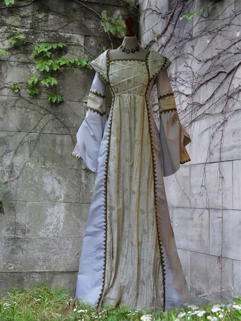 Elfen Brautkleid Hochzeitskleid Aus Georgette Und Antiker Goldborte