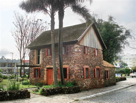 Ahorra dinero alquilando por días casas vacaciones y b&b baratos directamente de particulares roma desde bluepillow le permite ahorrar dinero comparando las mejores tarifas en los principales sitios de casas vacacionales en roma. Arquitetura colonial italiana no Rio Grande do Sul - Wikipédia, a enciclopédia livre