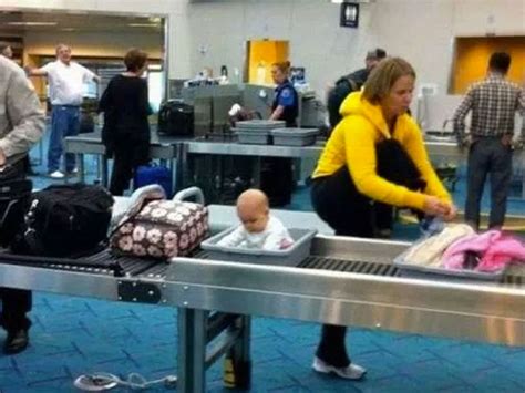Weird And Hilarious Photos Taken At The Airport Will Have You In