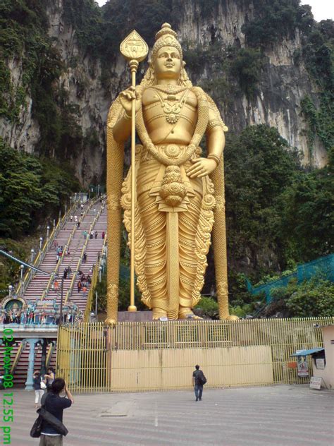 Ritual pensucian kuil shri mariamman hindu keturunan india di medan. husni-eito: Kebanggaan Malaysia