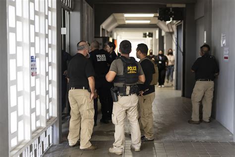 US agent, suspected smuggler killed off Puerto Rico coast | AP News