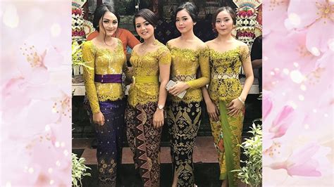 Baju pesta modern model mirip mermaid dress ini bisa juga lho kamu pilih supaya penampilan gaun ini atasannya berupa kain organza transparan yang membuatnya semakin menawan. Cool Model Gaun Kebaya Kombinasi Batik | White Imagery
