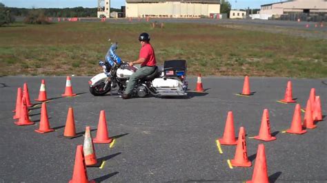 Police Motorcycle Training One Handed Keyhole Youtube