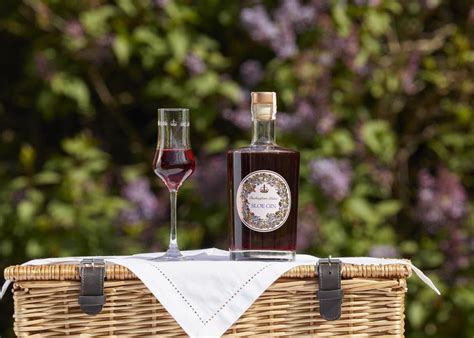 Official Buckingham Palace Sloe Gin Goes On Sale Evening Standard