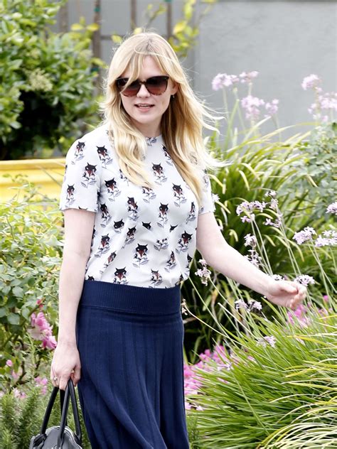 It was a big moment welcome to kirsten dunst online, an online fan resource dedicated to the talented and beautiful actress. KIRSTEN DUNST Leaves Lemonade Cafe in West Hollywood ...
