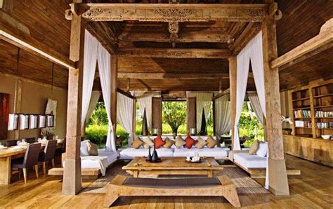 Anda bisa menggabungkan 2 konsep adat joglo dengan modern jika mau, karena itulah anda bisa cek contoh rumah adat disini. Modern Joglo | Rumah kebun, Interior rumah, Desain interior