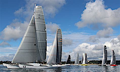 Dick Newick's 1980 OSTAR Trimaran Moxie - Delivery to the Azores from Newport, RI, Nov 2002 - Video