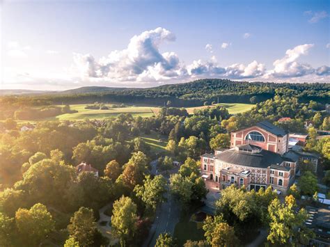 Book your hotel in neutraubling. Die Richard-Wagner-Festspiele am Grünen Hügel - Bayreuth