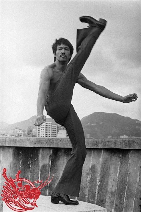Pin By Taifun Do On 1972 August Bruce Lee Roof House Hong Kong Bruce Lee Photos Bruce Lee
