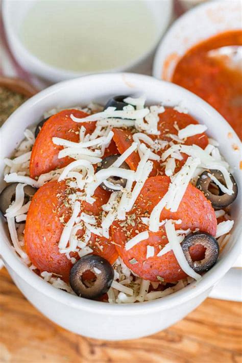 How to cook chicken curry in microwave | learn in 4 minutes ingredients chicken, 1/2 kg onion, chopped 2(medium size) ginger. Microwave Mug Recipe - Easy Microwave Pizza Mug Meals For ...