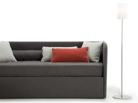 Divano letto modello rieka struttura composta da 2 letti singoli e 3 cassetti colore grigio, materassi non inclusi nel prezzo. Divano letto singolo con secondo letto estraibile Birba Sofa - HomePlaneur