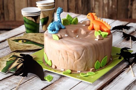 August 2019 mein glutenfreier backofen. Kuchen, Kindergeburtstag, Dinosaurier, produziert für ...