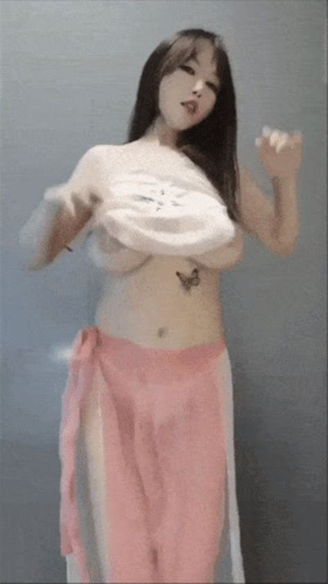 What Is The Name Of This Busty Asian Pornstar Dancing And Showing Her Tits 4 Replies 1390353