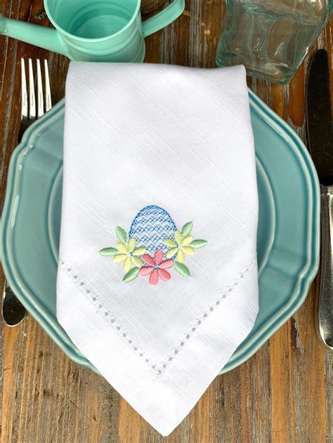 Easter Egg Embroidered Cloth Napkins Set Of 4 Napkins In 2021