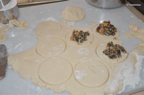 My extended family enjoys these pineapple raisin filled cookies every year on christmas. How To Make The Best Raisin Filled Cookies - Food Storage Moms
