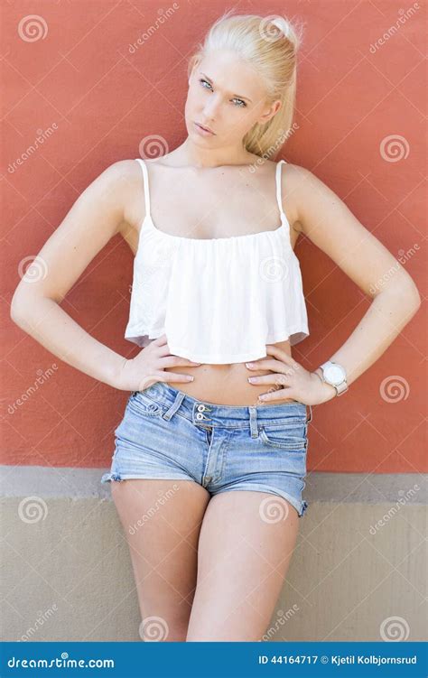 Attractive Teen Model Posing In The Sun Stock Image Image Of Look