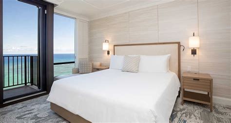 Паркинг, паркинг на място, wifi е на разположение във всички помещения. Waikiki Resort Hotels - Grand Ocean Suite | Halepuna ...