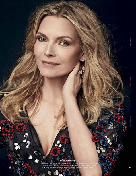 Michelle Pfeiffer Photo Gallery 256 High Quality Pics Theplace