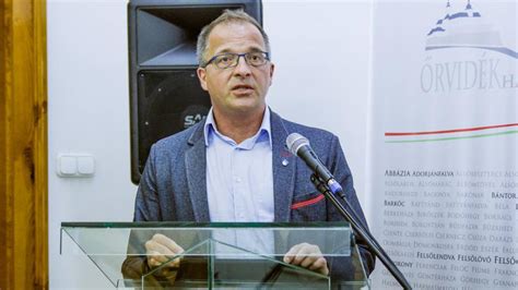 Hende csaba országgyűlési képviselő, miután hétvégén ő is találkozott hollik istván kommunikációs igazgatóval, akiről kiderült, hogy koronavírusos. FRISSS.hu ...minden Szombathelyről és környékéről / Kántás ...