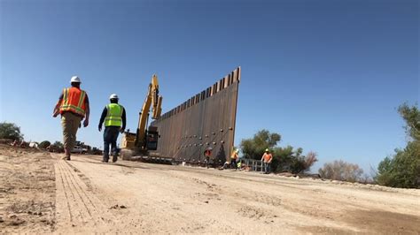 Border Patrol Building 30 Foot Wall In Arizona