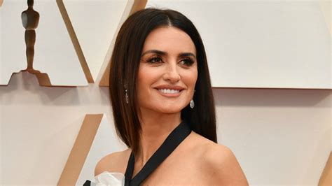 Penélope Cruz Is The Epitome Of Sophistication At 2020 Oscars