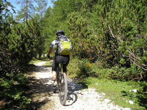 Aug 25, 2020 · ever wonder what's over the next ridge? Mountainbiker aufgepasst auch im Schwarzwald vor der 2 ...
